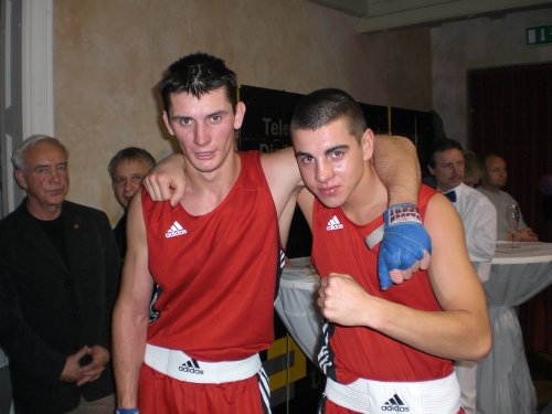 Niko Stroh (links) gewann in der Gewichtsklasse bis 81 Kilogramm den Landesmeistertitel.